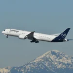 Avion Lufthansa deviat de urgență după ce o baterie externă a luat foc la bord. Aproape 200 de pasageri se aflau în aeronavă