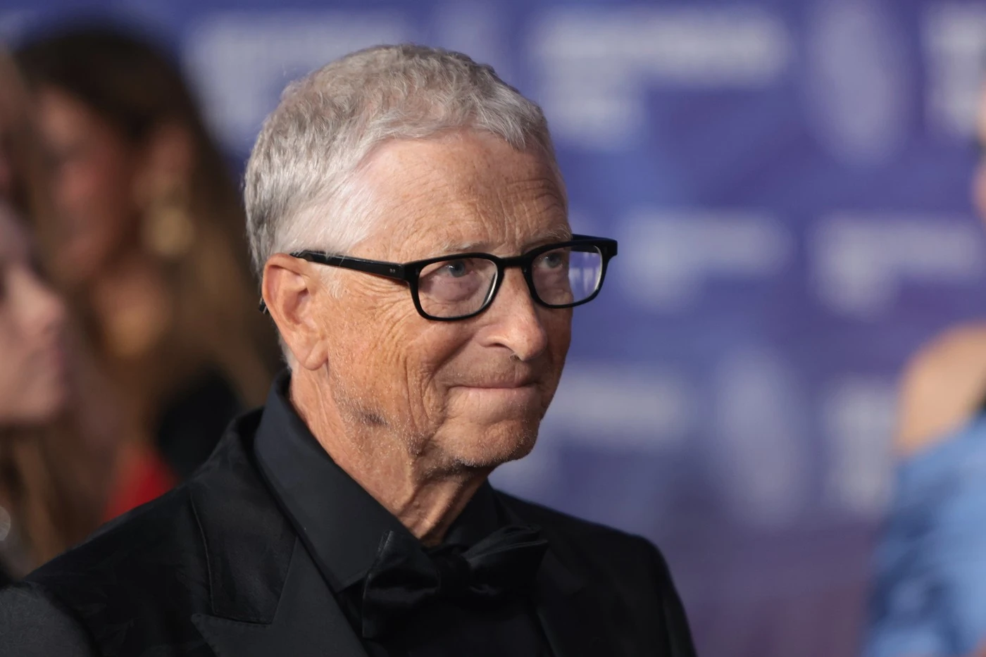 Bill Gates avertizează că inteligența artificială ar putea contribui la moartea a un miliard de oameni. Riscul pe care îl invocă