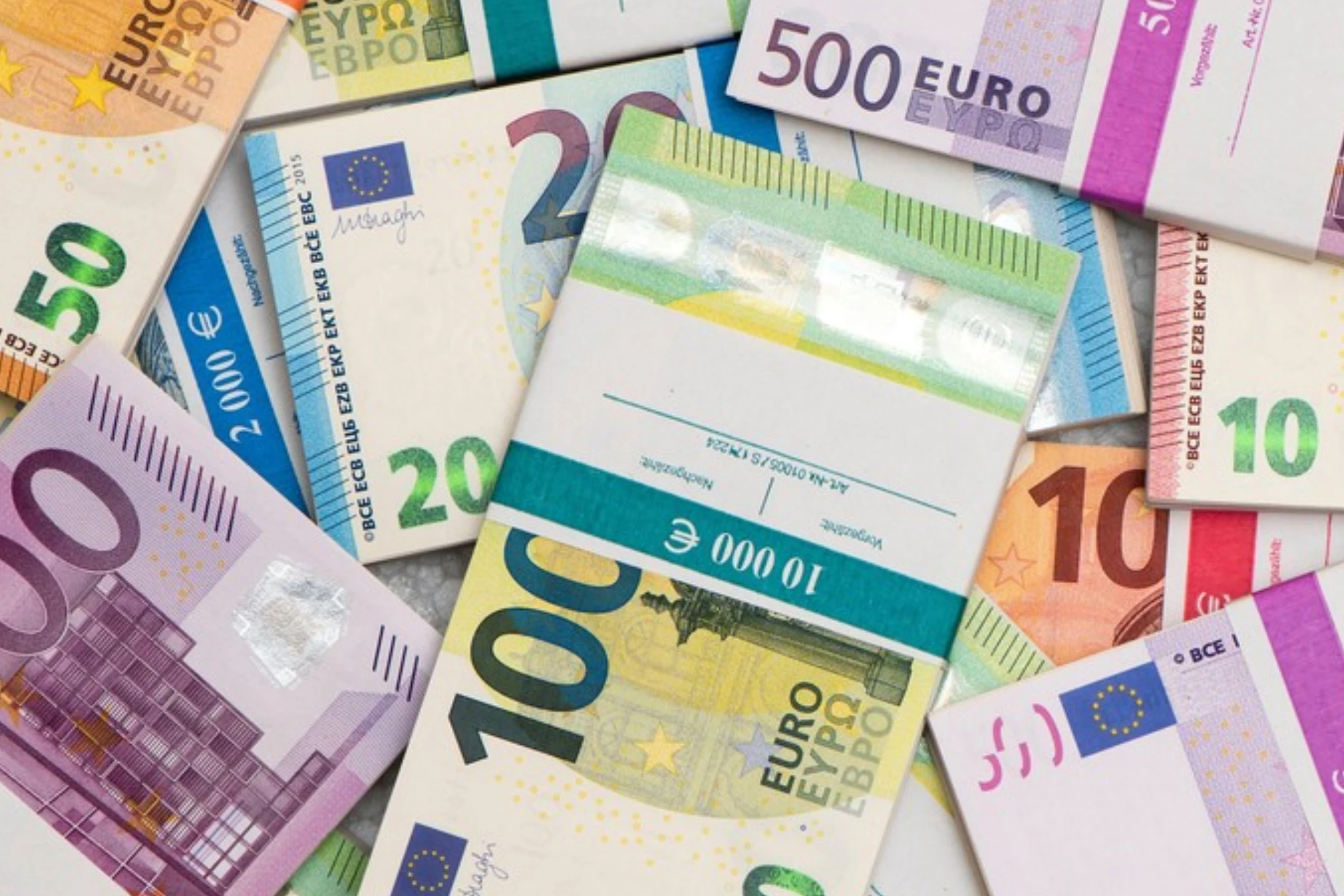 Româcă din Spania, condamnată după ce a înșelat un bărbat de 82 de ani cu aproape 400.000 de euro