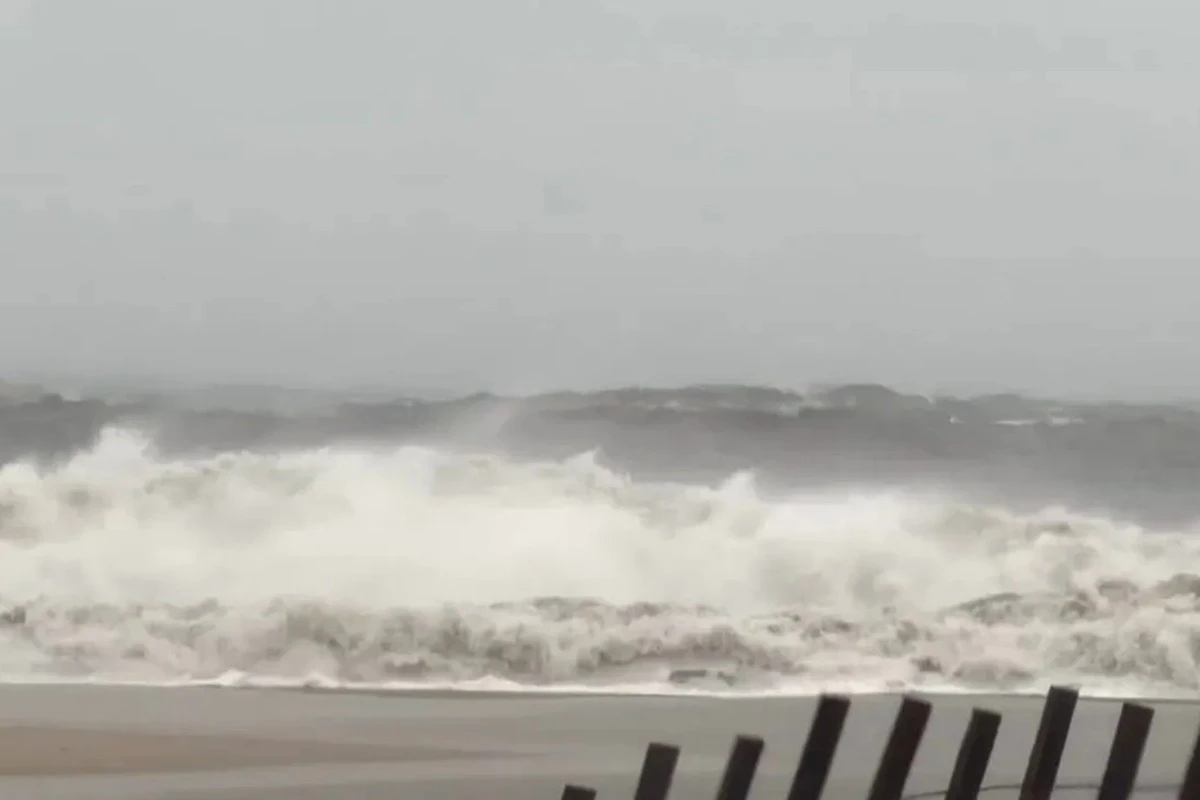 Stare de urgență în New York și New Jersey. Furtuna Nor’easter aduce inundații, pene de curent și haos în transporturi