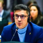 Luis Lazarus ia apărarea fermierilor români în Parlamentul European: ”Și-au cerut drepturile la protest, s-au ales cu gaze, bătăi și arest” – VIDEO