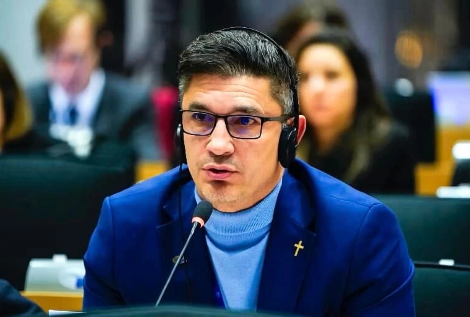 Luis Lazarus ia apărarea fermierilor români în Parlamentul European: ”Și-au cerut drepturile la protest, s-au ales cu gaze, bătăi și arest” – VIDEO