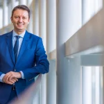 Siegfried Mureșan anunță reducerea numărului de parlamentari, comasări în agențiile statului și eliminarea cumulului pensie salariu la stat – surse