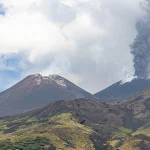 Etna paralizează zborurile spre Catania: aeroportul suspendă sosirile, iar aviația este în alertă roșie
