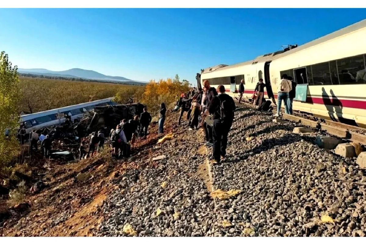 MAE confirmă: Un român se află printre răniții tragediei feroviare din Spania. Care este starea lui