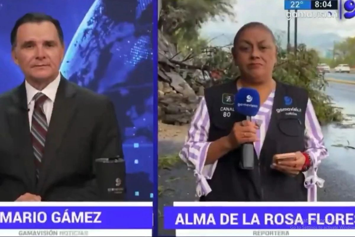 Reporter și cameraman, loviți în direct de o dubă scăpată de sub control. Imagini șocante surprinse în direct – VIDEO