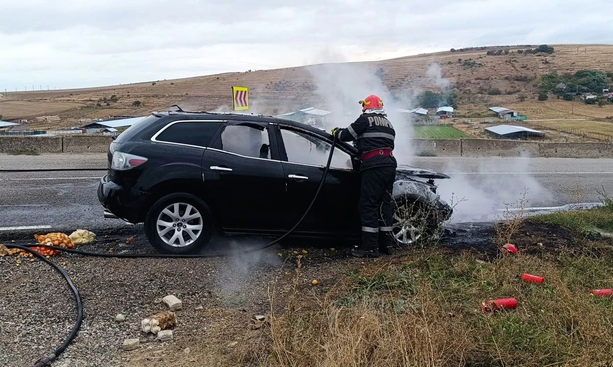 Incendiu la un autoturism, la intrarea în orașul Babadag | VIDEO