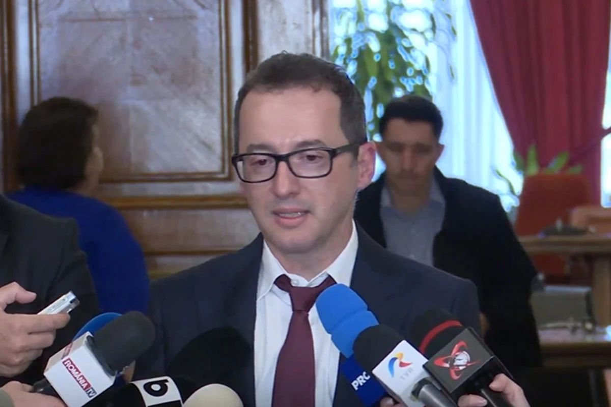 30 de minute întârziere la audierea din Parlament. Explicația candidatului la Digitalizare: rătăcit și fără cravată