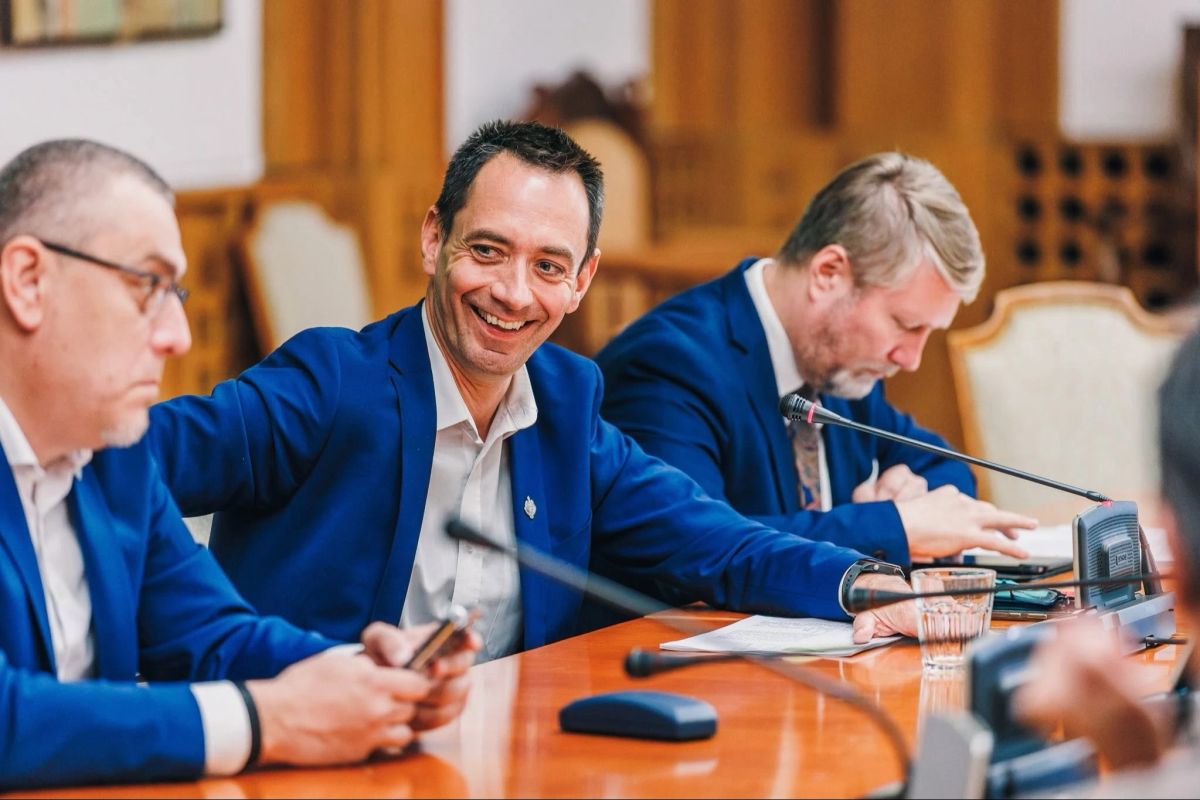 UDMR nu respinge nominalizarea lui Luca Niculescu: „O propunere mai adecvată”. Partidul impune însă o linie roșie