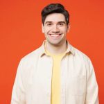 Cum alegi mărimea corectă la cămașă: 5 detalii la care să fii atent