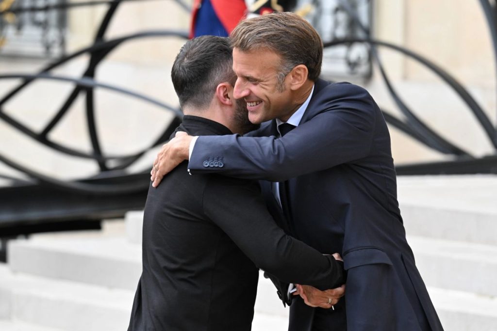 Macron cere aliaților sprijin militar pentru Ucraina: „Franţa va continua să-şi asume responsabilităţile”