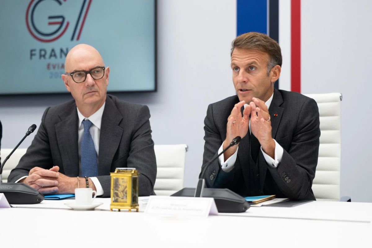 Țările G7 eliberează 100 de milioane de barili de petrol și motorină. Anunțul președintelui Emmanuel Macron