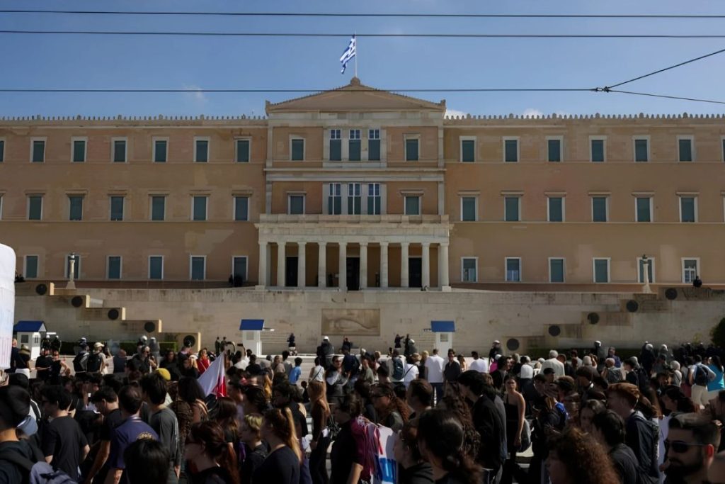 Grecia: proteste ale elevilor, studenților și profesorilor pentru salarii și educație
