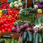 UE vrea să relaxeze regulile pentru pesticide. Medicii avertizează asupra riscurilor pentru sănătate