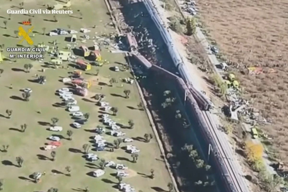 Bilanțul tragediei din Spania a urcat la 64 de morți și aproximativ 180 de răniți. Imagini din elicopter cu amploarea dezastrului VIDEO