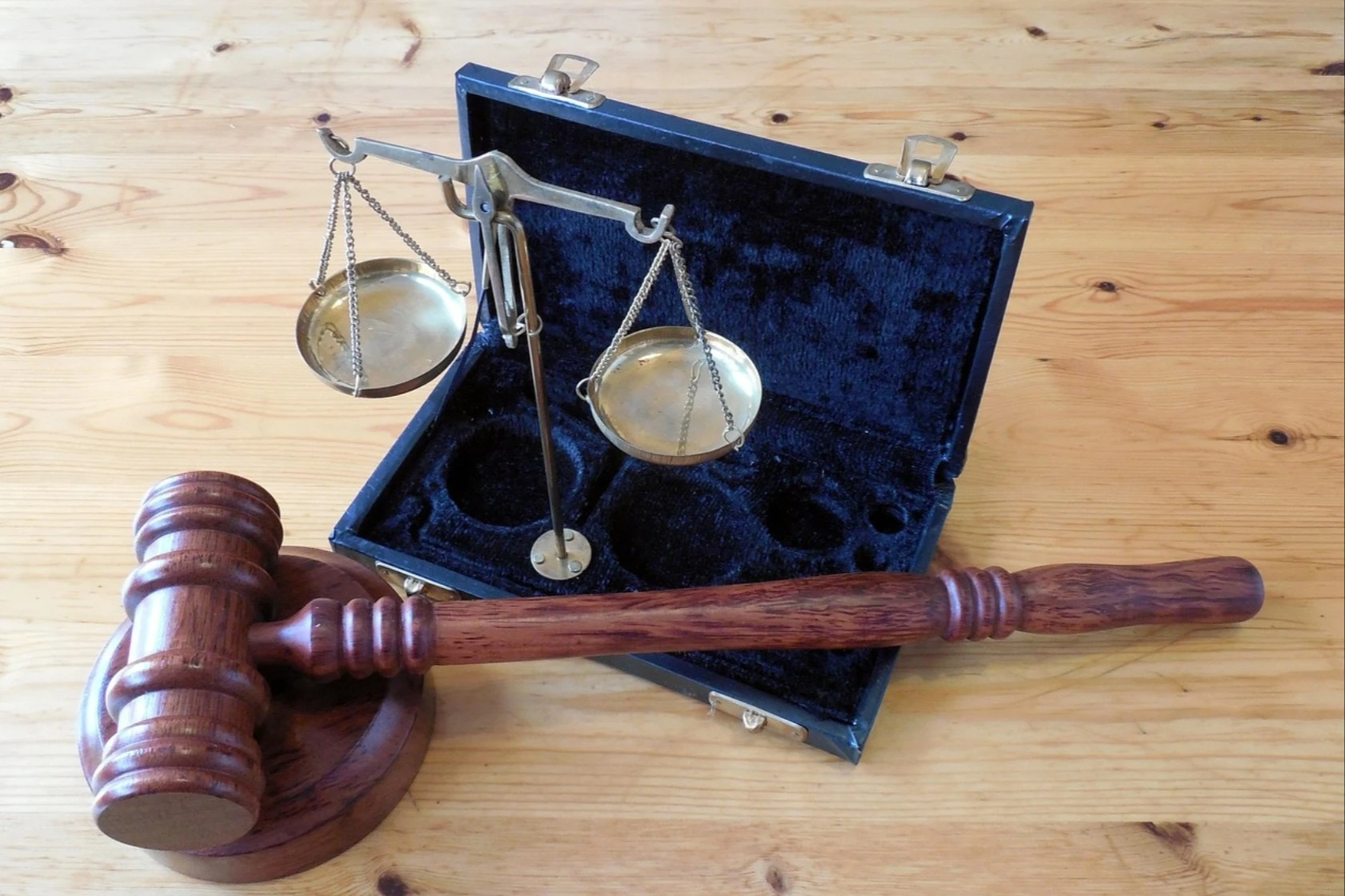 Judecătorii au luat decizia în cazul vicepreședintelui USR Dâmbovița, reținut de DIICOT în dosarul utilajului de 1,75 milioane de euro