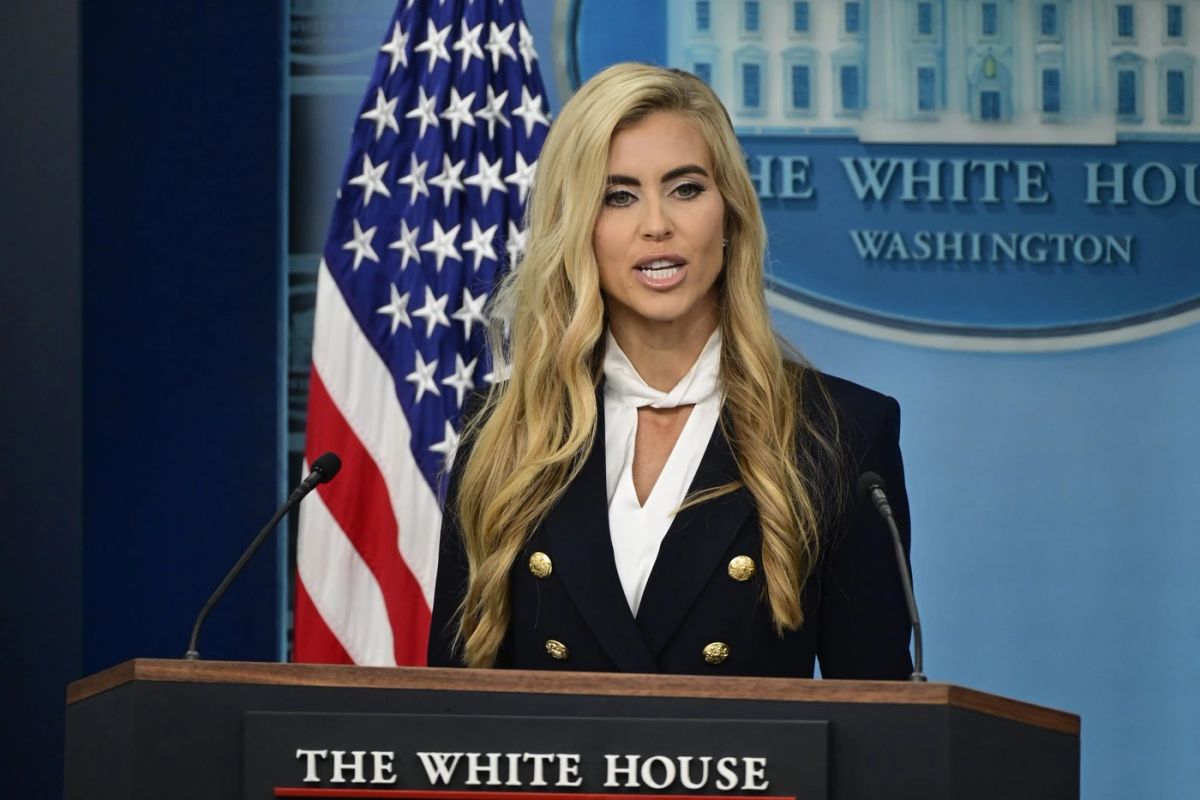 Donald Trump a demis-o pe purtătoarea de cuvânt a Casei Albe după doar cinci zile în funcție