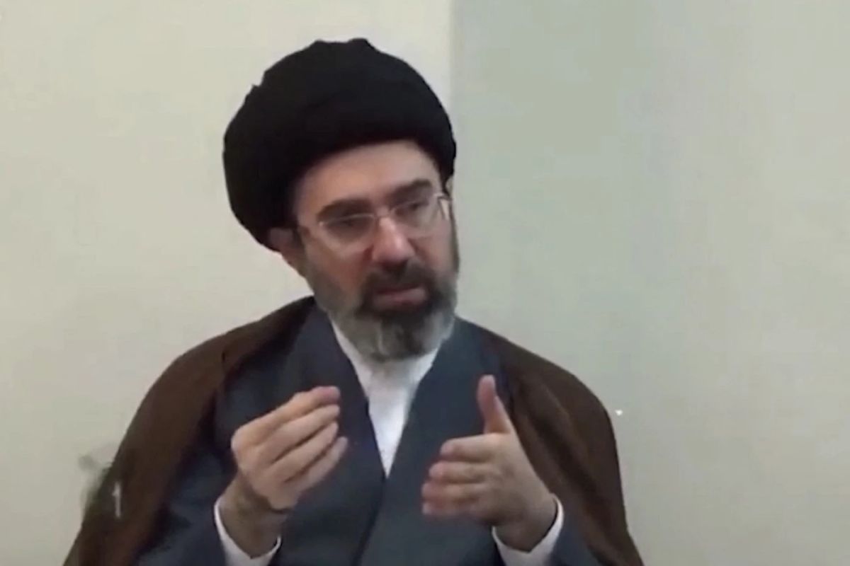 Întâlnire de criză la Teheran. Mojtaba Khamenei le-a ordonat generalilor să pregătească riposta fără limite