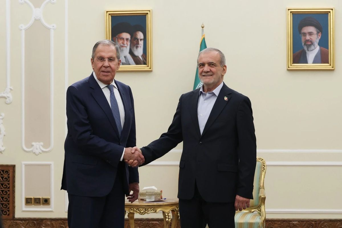 Rusia și Iranul își fac planuri în plină criză din Orientul Mijlociu. Ce au discutat Lavrov și Araghchi