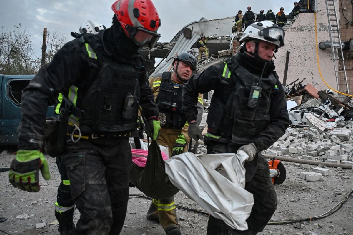 Un mort în apropiere de Moscova după un atac cu drone ucrainene. În Siberia a fost lovită cea mai mare rafinărie a Rusiei