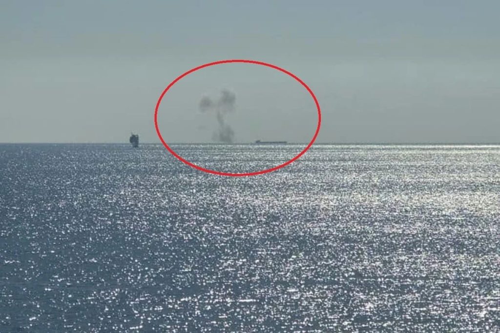 Două petroliere au luat foc în Strâmtoarea Ormuz. Teheranul susține că a doborât și o dronă americană