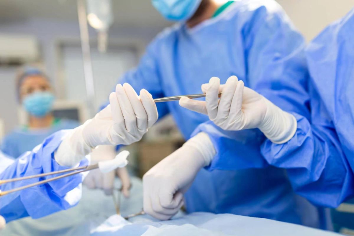 Operație de 12 ore la Moscova: chirurgul chinez asociat cu transplantul de cap și planul Rusiei pentru prelungirea vieții