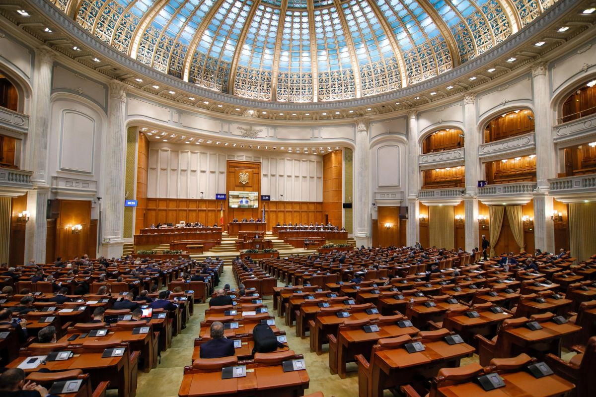 Vot decisiv pentru Guvernul Luca Niculescu. Cabinetul ar putea obține peste 280 de voturi