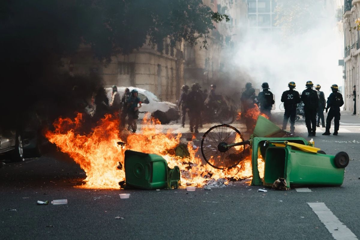 Alertă MAE pentru românii care merg în Franța. Proteste și blocaje de trafic anunțate în mai multe orașe