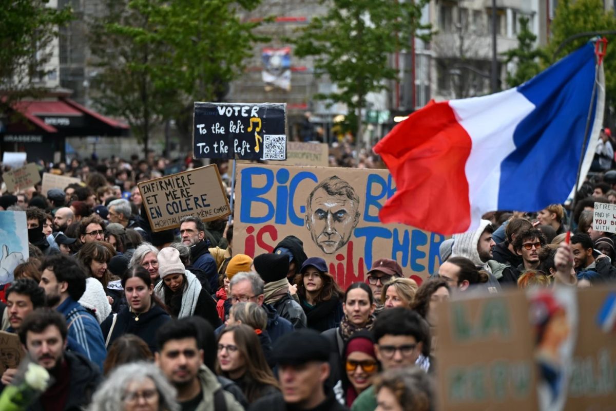 Proteste de amploare în Franța: zeci de mii de oameni au ieșit în stradă. Poliția a folosit gaze lacrimogene
