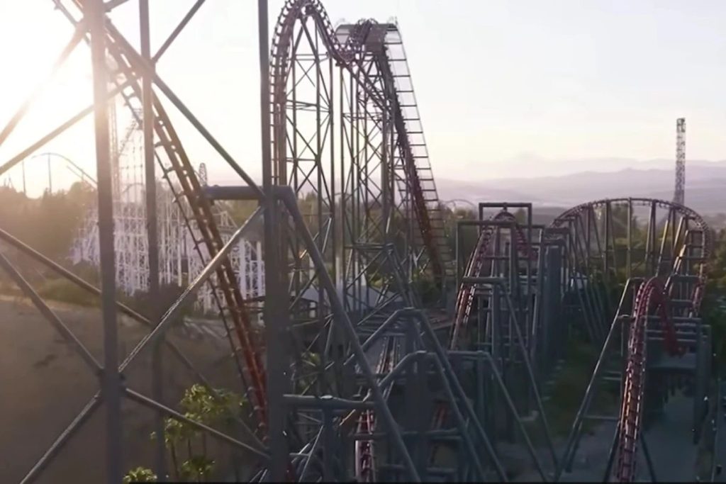 X2, roller coaster-ul controversat se închide definitiv. Peste 100 de persoane reclamă leziuni cerebrale