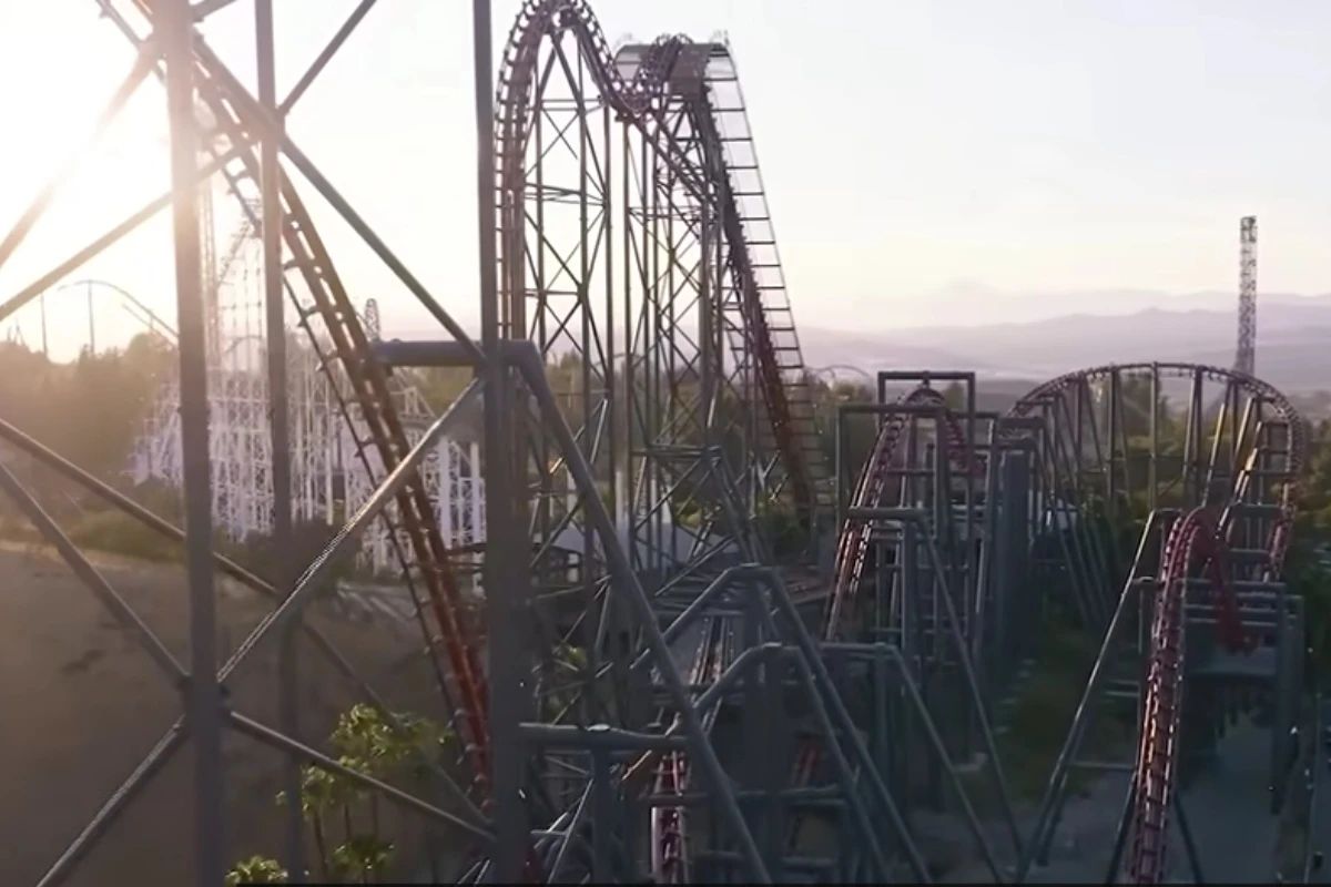 X2, roller coaster-ul controversat se închide definitiv. Peste 100 de persoane reclamă leziuni cerebrale