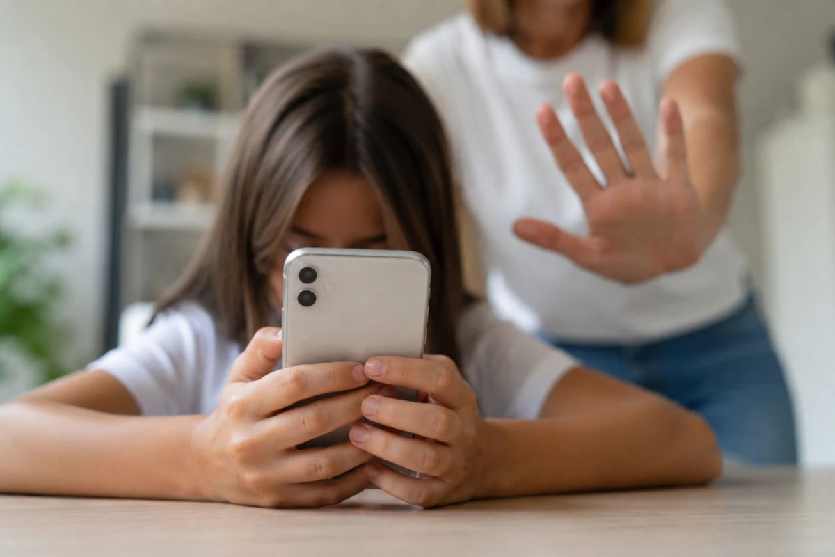 Destinația preferată de români în vacanța de vară introduce restricții pe social media pentru copii de la 1 ianuarie