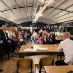 Întrunire de lux la USR, pe un vas restaurant privat pe Sena. Nota pentru o astfel de seară poate trece de 6.000 de euro