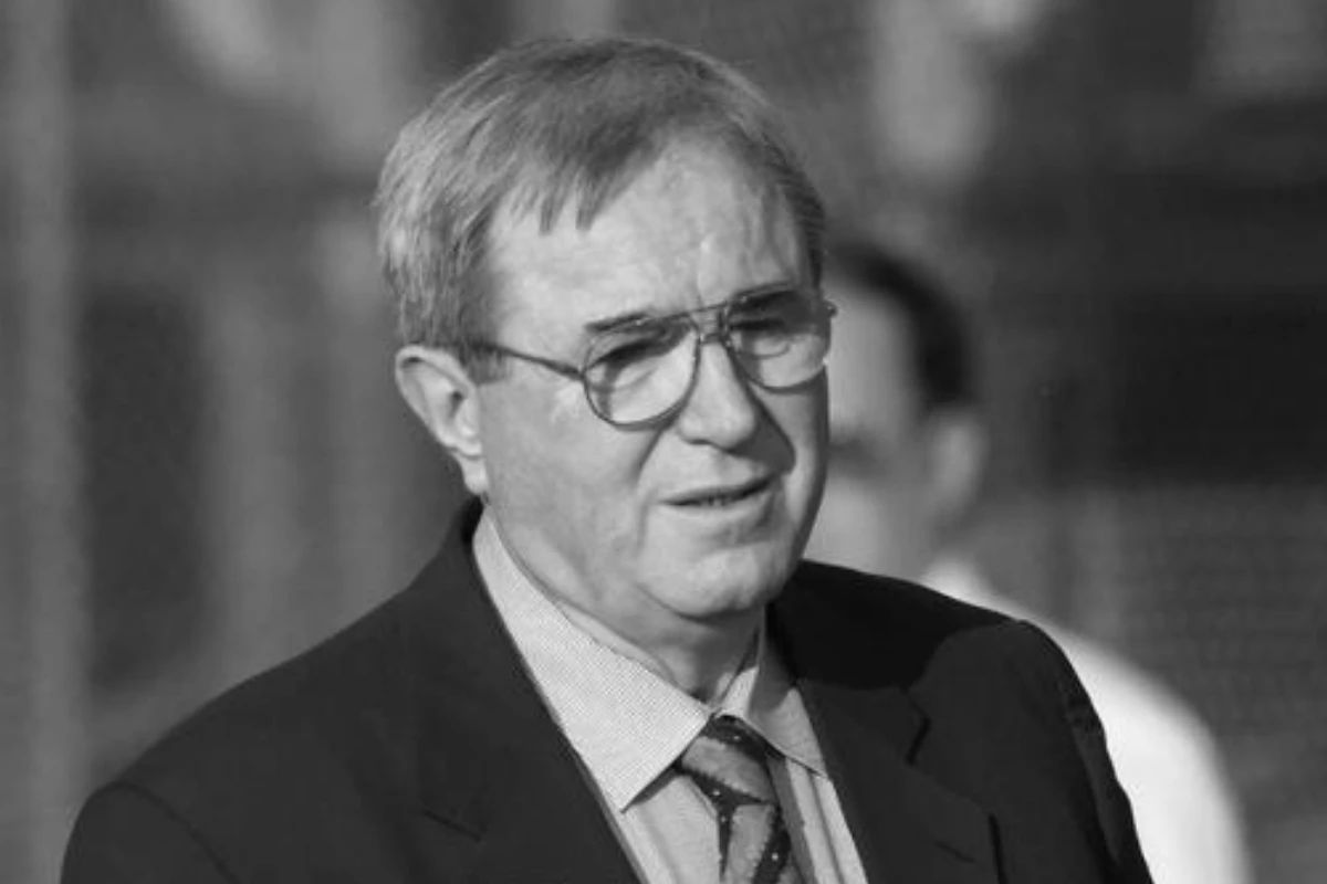 Trupul neînsuflețit al lui Viorel Păunescu, depus la biserică. Ultim omagiu pentru fostul președinte de la Steaua
