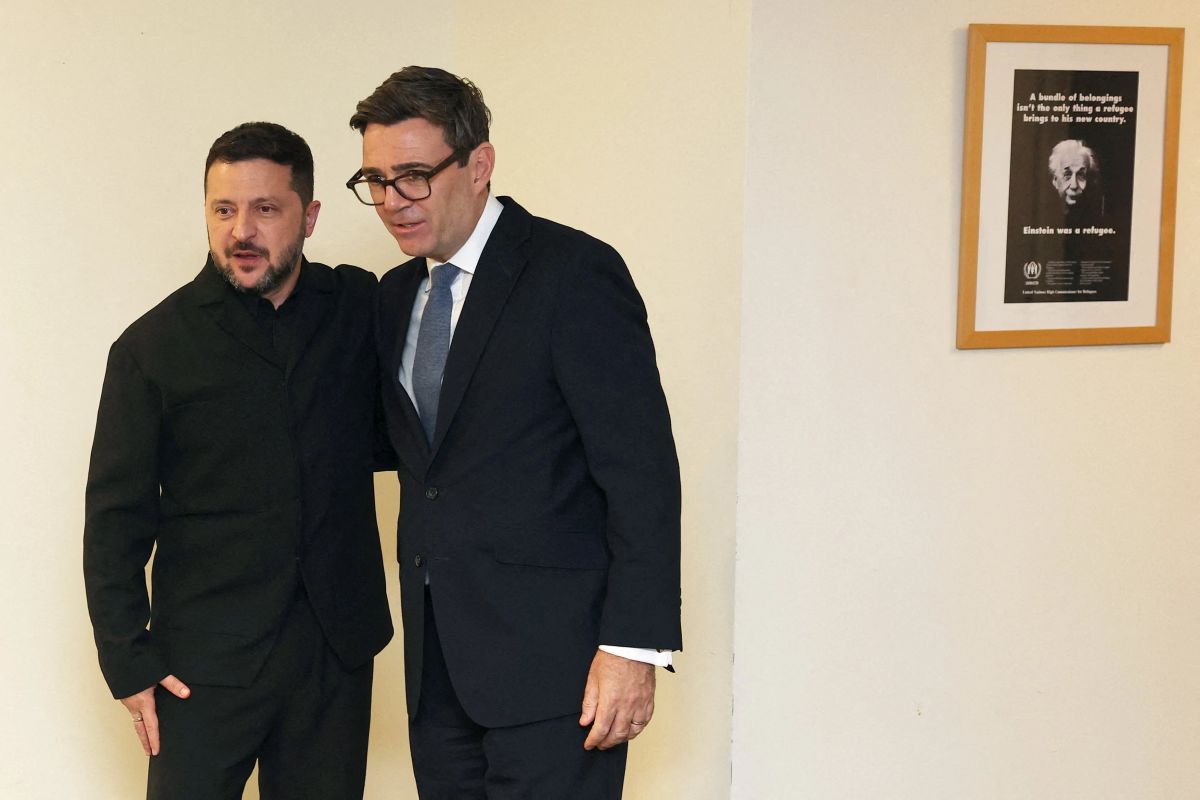 Zelenski se întâlnește cu Andy Burnham la Londra. Marea Britanie accelerează sprijinul militar pentru Ucraina